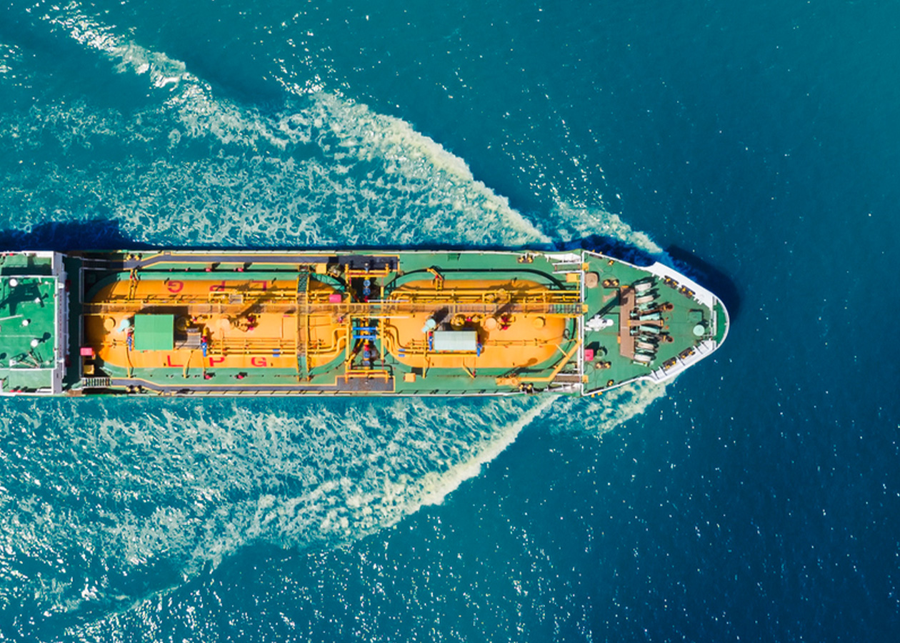 A LNG transport in the Pacific Ocean